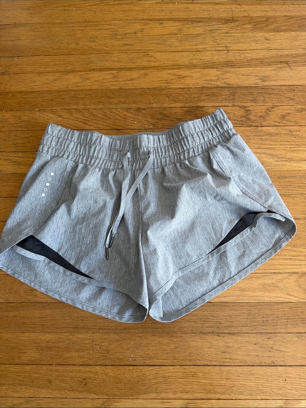 Amazon Essentials Sz L Women's Heathered Grey Athletic Shorts built in liner
